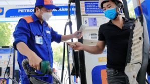 Bảng giá xăng dầu sáng nay 29/4: RON92, RON95 rẻ nhấc người, giá đầy bình xe máy Suzuki tại Việt Nam