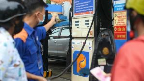 Giá xăng dầu sáng nay ngày 29/4: Dầu diesel, xăng RON 92 và RON 95 đồng loạt giảm ‘kịch kim’, giá lăn bánh Kia K5 cực rẻ