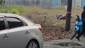 TP HCM: Bí ẩn nam thanh niên tử vong bất thường trong tư thế quỳ giữa bãi đất trống, cạnh xe máy 