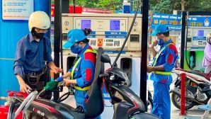 Tin ‘nóng’ giá xăng dầu tối 30/4: Xăng RON 92 và RON 95 duy trì mức rẻ, xe máy không cần xăng mới ra mắt với giá ‘mềm’