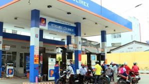 Giá xăng dầu hôm nay 3/5: Dầu diesel ‘rẻ như bèo’, xăng RON 92 và RON 95 ‘bán như cho’, giá lăn bánh Toyota Fortuner