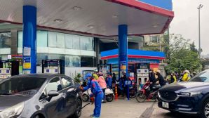 Giá xăng dầu hôm nay 2/5: RON92, RON95, diesel rẻ, dầu thế giới lao dốc phiên cuối tuần, dự báo có thể tăng trở lại? 