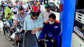 Giá xăng dầu hôm nay (chiều 4/5): Dầu diesel mất hơn 16.600 đồng/lít, RON95 rời xa đỉnh cũ, dầu thế giới hạ nhiệt