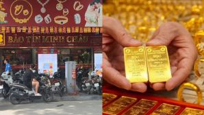 Giá vàng hôm nay (chiều 13/5): Vàng SJC, nhẫn 9999 lùi khỏi đỉnh, dân xếp hàng ‘gom vàng’, chợ đen hạ giá sốc 
