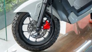 Giá xăng dầu tối nay 14/5: RON92 và RON95 giảm mất phanh, Honda ra mắt xe máy mới không cần đổ xăng