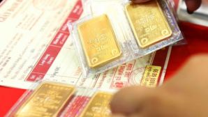 Giá vàng hôm nay 17/5: Người 'đu đỉnh' mất hàng chục triệu đồng, thị trường còn cú rơi nào nữa?