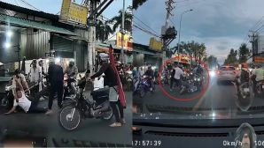 Trích xuất camera vụ người đàn ông chở bia bị đánh giữa đường ở TP HCM, hé lộ nguồn cơn sự việc
