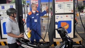 Giá xăng dầu hôm nay 24/5: Xăng RON92, RON95, dầu diesel tăng 1.535 đồng/lít, thế giới trồi sụt dữ dội