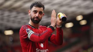 Bruno Fernandes phá kỷ lục kiến tạo Ngoại hạng Anh: Đội trưởng MU vượt qua Thierry Henry và Kevin De Bruyne