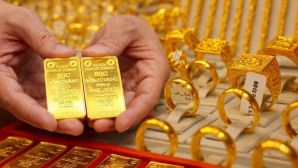 Giá vàng hôm nay (tối 25/5): Vàng SJC, nhẫn 9999 tăng đột phá, chênh lệch thế giới gần 17 triệu/lượng