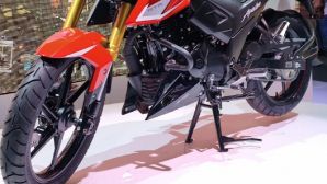 ‘Vua côn tay’ 160cc mới chính thức ra mắt giá 63 triệu đồng: Phân khúc hút khách hơn Honda Winner R