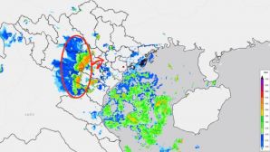 Tin thời tiết mới nhất: Hà Nội đón mưa dông cực mạnh trong đêm nay sau chuỗi ngày nắng 40 độ C 