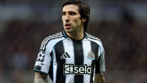 Man United tăng tốc nâng cấp tuyến giữa, Sandro Tonali trên đường tới Old Trafford?