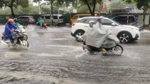 Thời tiết đổi chiều tại nhiều khu vực, nhiều địa phương phát tín hiệu cảnh báo lốc sét và mưa đá diện rộng