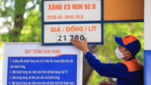 Giá xăng dầu chiều nay 28/5: RON92 và RON95 lao dốc ‘mất phanh’, đâu là lý do nhiên liệu 'chạm đáy'?