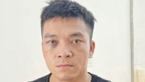 Nguyên nhân nhóm người nã súng vào nhà người phụ nữ, khám nhà phát hiện nhiều tang vật đặc biệt