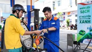 Giá xăng dầu trưa nay 3/6: RON 92 ‘cắm đầu’ 6.800 đồng/lít, E10 giảm sâu sát ‘đáy’, giá đầy bình xe côn tay 150-155cc