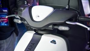 Giá xăng dầu chiều nay 8/6: E5 và E10 'bay màu' 9.000 đồng, Yamaha tung xe máy mới không cần đổ xăng