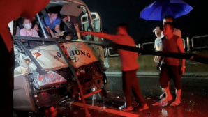 Tai nạn liên hoàn trên cao tốc Tuyên Quang - Phú Thọ: Xe khách bị vò nát, rất nhiều người bị thương