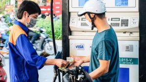 Bảng giá xăng dầu trưa nay 10/6: E5 RON 92 rớt ‘thủng đáy’, E10 RON 95 ‘rẻ như biếu’, giá lăn bánh Mazda CX-5 cực hời