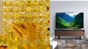 Giá vàng hôm nay 10/6: Giá vàng miếng, vàng nhẫn chiều nay tiếp tục giảm, bảng giá tivi Samsung 55inch ra sao?