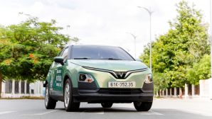 Tài xế dịch vụ chuyển từ xe xăng sang xe điện: Hóa đơn nhẹ hơn, yên tâm hơn về lâu dài