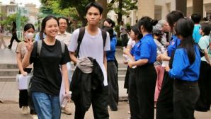Thí sinh đánh giá đề thi tốt nghiệp THPT môn Văn sau 120 phút làm bài, dự đoán thang điểm đạt được?