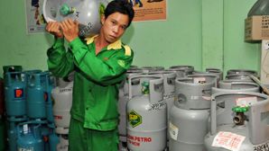 Giá gas hôm nay 16/6 đứng im, bình 12kg tại Hà Nội và TP.HCM niêm yết bao nhiêu sau tín hiệu ở eo biển Hormuz?