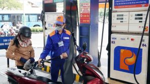 Giá xăng dầu hôm nay 21/6: E10 rẻ kỷ lục, RON 92 ‘rơi thẳng đứng’ gần 10.000 đồng/lít, bảng giá đầy bình các mẫu xe số