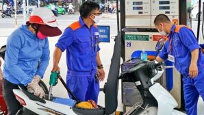 Giá xăng dầu hôm nay 23/6: Dầu thô rớt giá, lý do xăng E5, E10, dầu diesel giảm sâu từ đỉnh lịch sử?