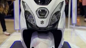 Suzuki chính thức ra mắt ‘huyền thoại xe ga’ 150cc mới giá 61 triệu đồng: Chơi tới bến Honda SH Mode