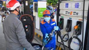 Giá xăng dầu trưa 29/6: E10 và RON 92 đồng loạt ‘phá đáy’, dầu diesel giảm gần 23.000 đồng/lít, giá lăn bánh Mazda CX-5