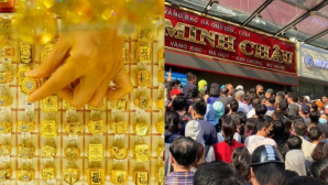 Bảng giá vàng hôm nay trưa 15/7: Vàng SJC nhẫn 9999 'phi nước đại', giá cả thiết lập mặt bằng mới