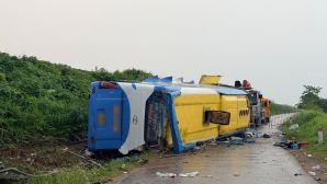 Hiện trường vụ xe khách lao khỏi cao tốc Pháp Vân - Cầu Giẽ khiến 4 người tử vong: Nhân chứng kể lại khoảnh khắc ám ảnh