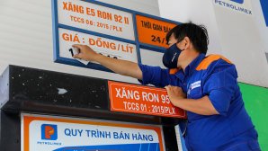 Giá xăng dầu hôm nay 20/7: E10 RON95 đã sát mốc 17.000 đồng, E5 RON92 'bốc hơi' 10.000 đồng, giá đầy bình xe máy Suzuki