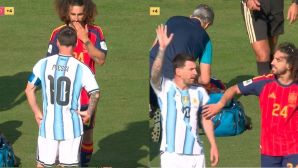 Messi bị loạt danh thủ chê trẻ con vì ‘mách lẻo’ trọng tài trong chung kết, Rooney nói 1 câu cực đau
