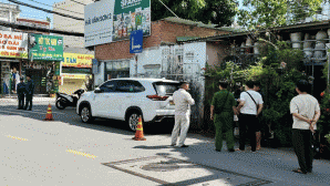 Công an TP.HCM thông tin vụ người đàn ông tử vong tại hàng ghế phía cuối ô tô, các cửa xe bị khóa