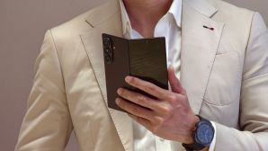 Trên tay Galaxy Z Fold8 Ultra: Không còn nếp gấp, pin lớn hơn, xứng danh là 'Vua gập' 2026