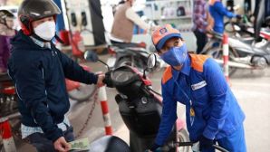 Giá xăng dầu hôm nay 28/7: Xăng RON 92 giảm sâu hơn 9.000 đồng/lít, E10 sắp ‘thủng đáy’, giá lăn bánh VinFast VF 8