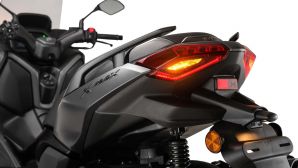 Yamaha chính thức ra mắt ‘vua xe ga’ 292cc mới ấn tượng hơn Honda SH: Có ABS 2 kênh và TCS, giá cạnh tranh
