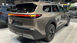 Toyota chính thức ra mắt mẫu SUV 5 chỗ mới đẹp long lanh: 'Phá giá' Ford Everest và Hyundai Santa Fe