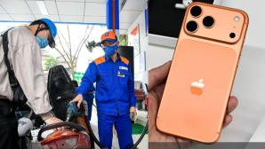 Giá xăng dầu hôm nay tối 1/8 neo cao theo đà thế giới,E10, E5 tăng mạnh, giá iPhone 17 Pro có giảm?