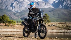 Chính thức ra mắt ‘ông hoàng’ côn tay của Ý giá 63 triệu đồng: Khác biệt Yamaha Exciter, có ABS kênh đôi ăn đứt Winner R