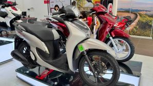 Bảng giá xe Honda SH Mode 2026 tháng 8/2026 giảm không phanh: Hút khách hơn Vision và LEAD vì quá rẻ
