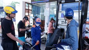Giá xăng dầu tối nay 6/8: Xăng RON 92 giảm cách đáy 2.500 đồng, E10 rẻ hơn đỉnh 9.000 đồng/lít, giá đầy bình ô tô Honda