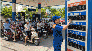 Cập nhật giá xăng dầu hôm nay 10/8 mới nhất: Giá dầu đồng loạt tăng? Giá xăng trong nước giảm sâu
