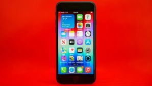 iPhone 5G nhỏ gọn rẻ nhất Việt Nam là đây, mạnh như iPhone 13 Pro, chụp ảnh ngang iPhone 17e