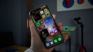 Mẫu iPhone này từng là vua màn 120Hz, thiết kế bỏ xa iPhone 17 Pro, giờ giá chỉ nhỉnh 10 triệu dễ mua