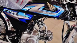 Honda chính thức mở bán ‘huyền thoại côn tay’ 72cc mới giá 15 triệu đồng: Rẻ và cổ điển hơn Winner R