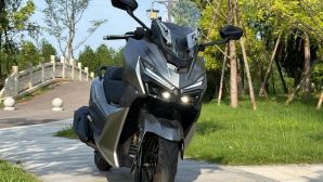 Tin xe trưa 18/8: Mẫu xe ga mới ‘trên cơ’ Honda SH 160i chính thức ra mắt, trang bị cực đỉnh mà giá rẻ bất ngờ